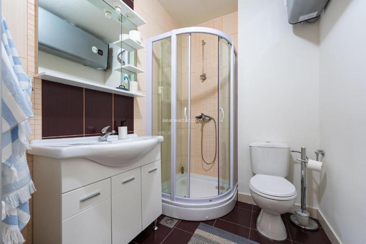 Studio apartment on the first line by the sea – Risan 11