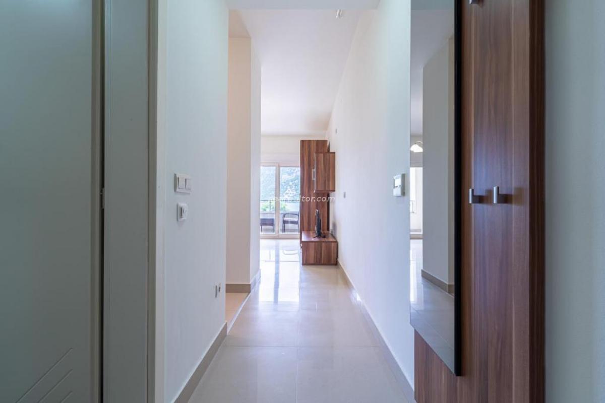 Studio apartment on the first line by the sea – Risan 8