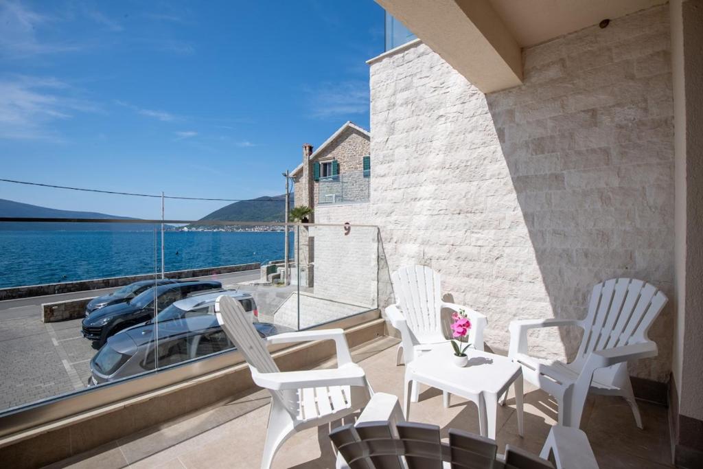 Modern one-bedroom apartment for rent in Tivat, Opatovo neighborhood — 8