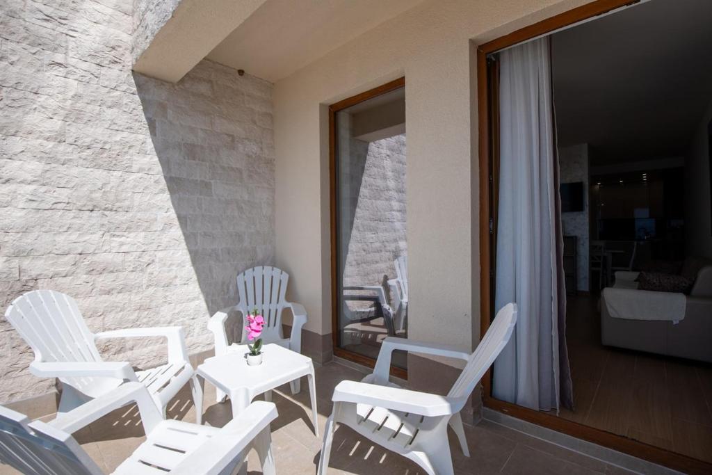 Modern one-bedroom apartment for rent in Tivat, Opatovo neighborhood — 18