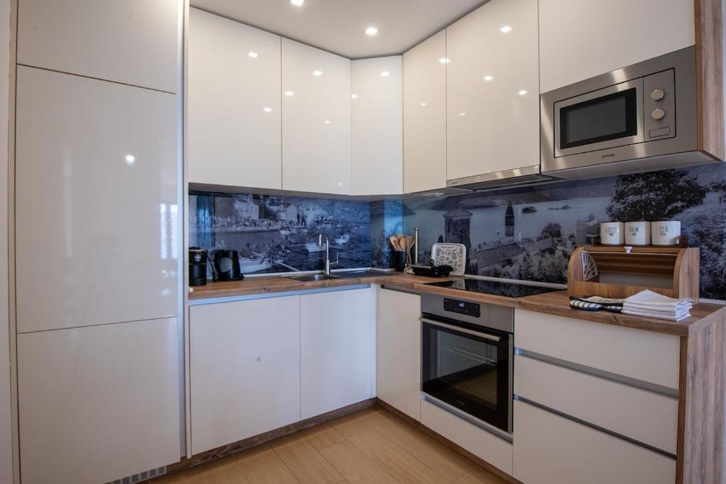 Modern one-bedroom apartment for rent in Tivat, Opatovo neighborhood — 3