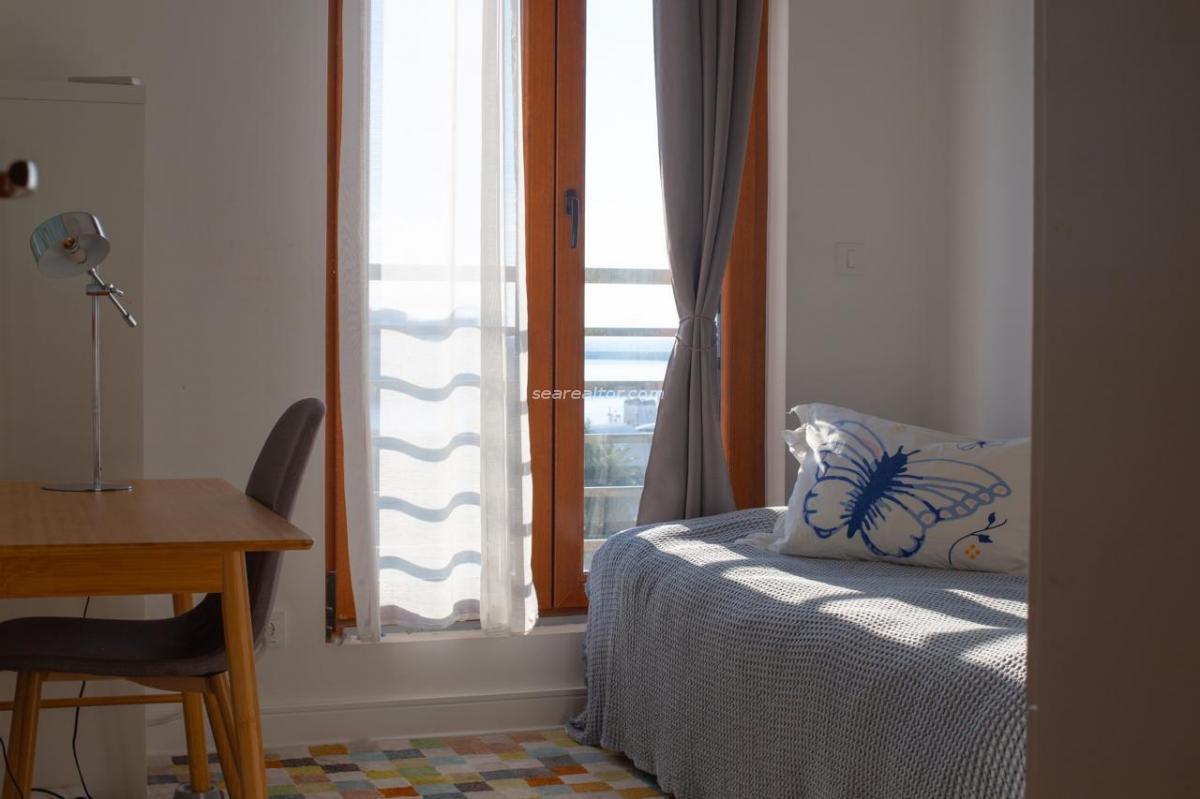 Three-room apartment on the First Line of the Sea, 86 m2 - Bar 12