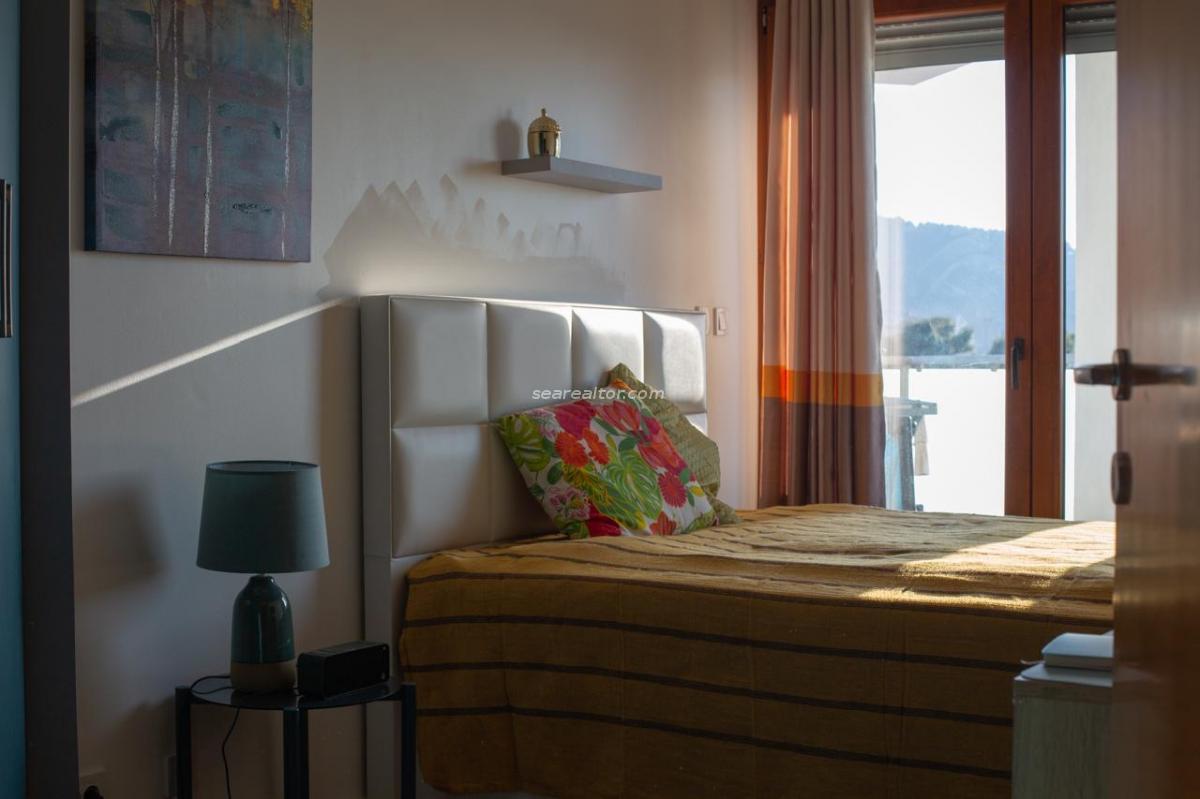 Three-room apartment on the First Line of the Sea, 86 m2 - Bar 15