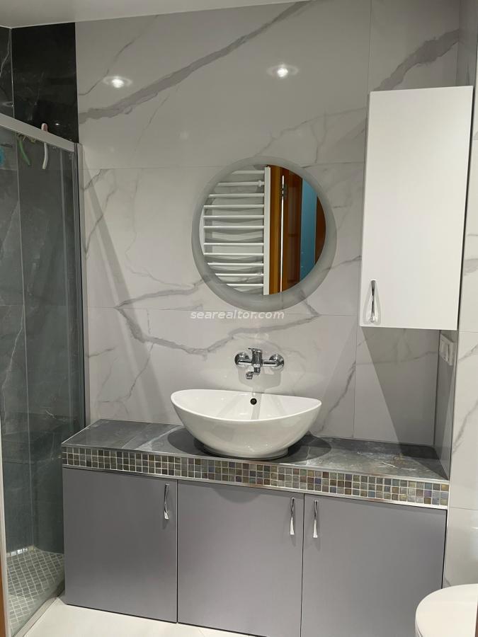 Three-room apartment on the First Line of the Sea, 86 m2 - Bar 24