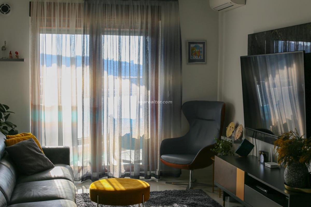 Three-room apartment on the First Line of the Sea, 86 m2 - Bar 4