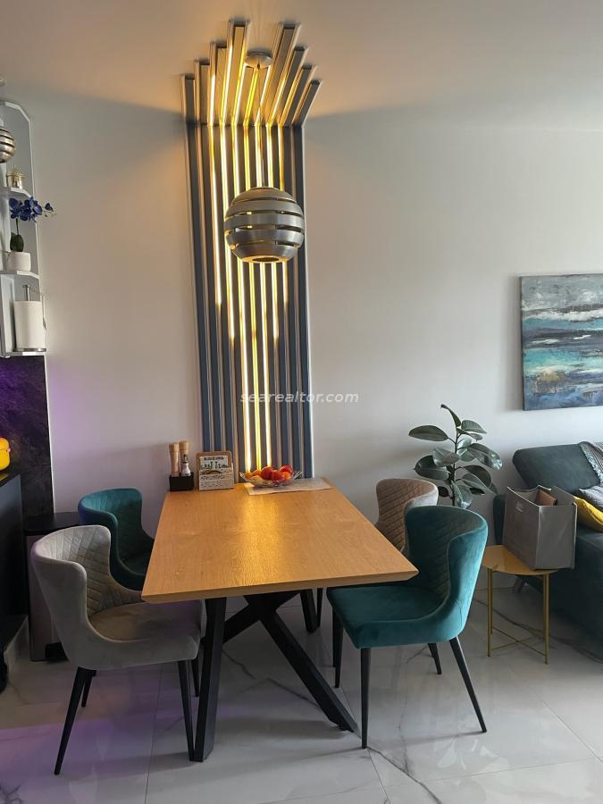 Three-room apartment on the First Line of the Sea, 86 m2 - Bar 5
