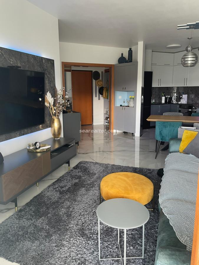 Three-room apartment on the First Line of the Sea, 86 m2 - Bar 6