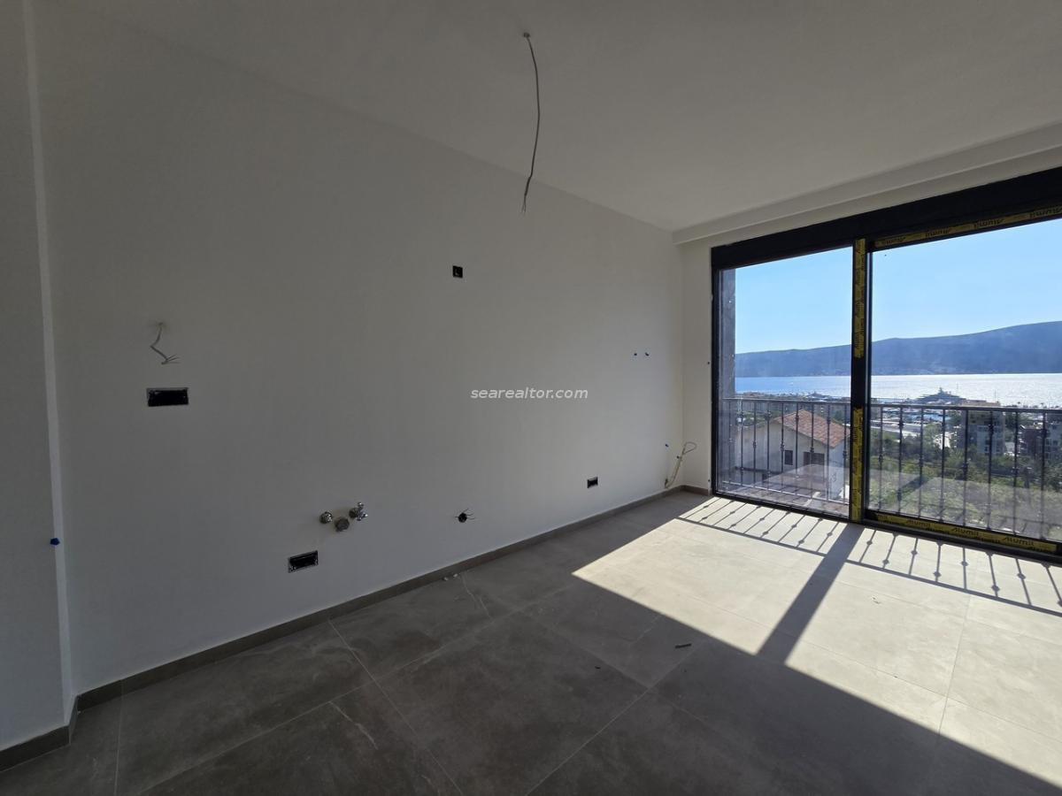 New two-bedroom apartment in Tivat - sea view 8