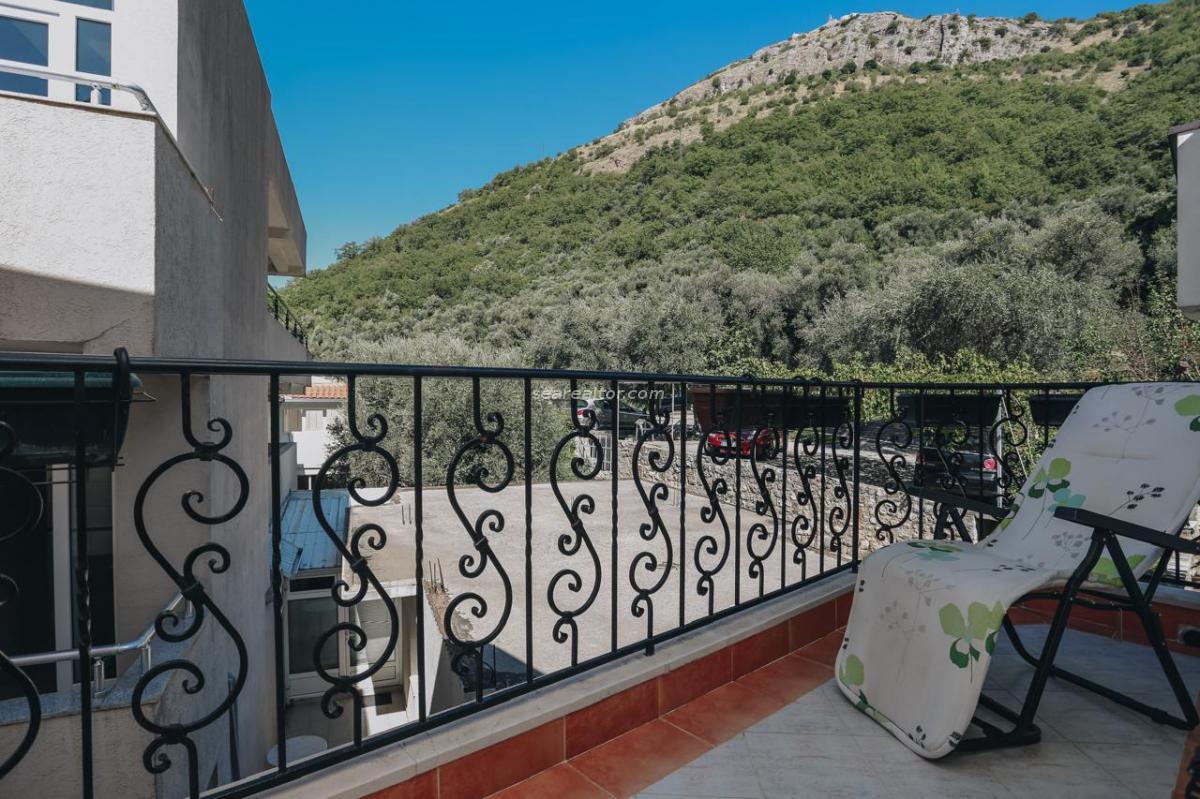 Penthouse in Sveti Stefan with sea view — 18