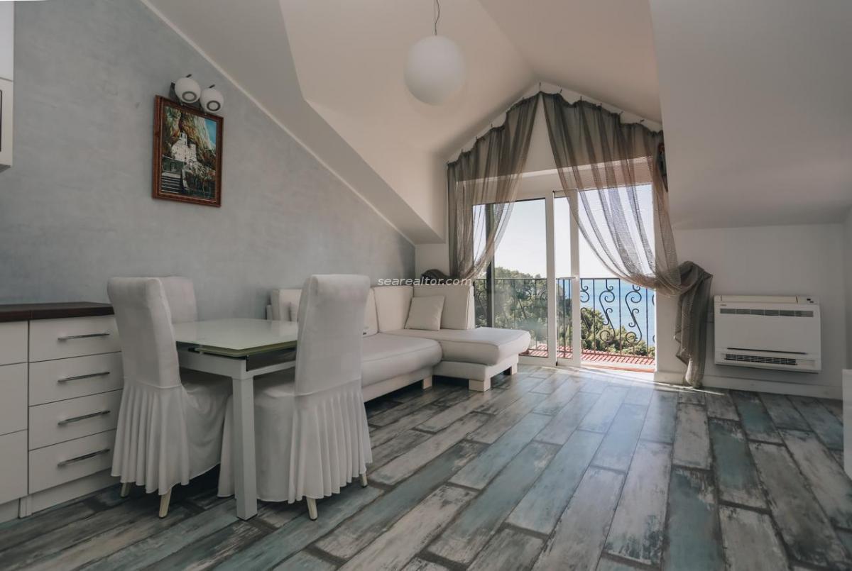 Penthouse in Sveti Stefan with sea view — 2