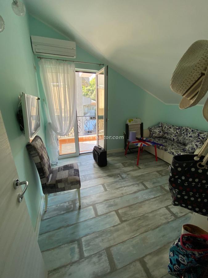 Penthouse in Sveti Stefan with sea view — 24