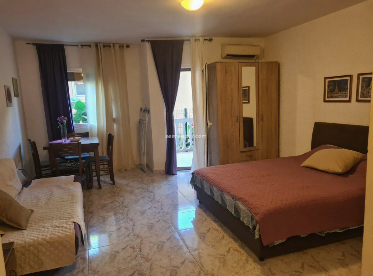 Furnished studio apartment 31m2 in the center of Budva