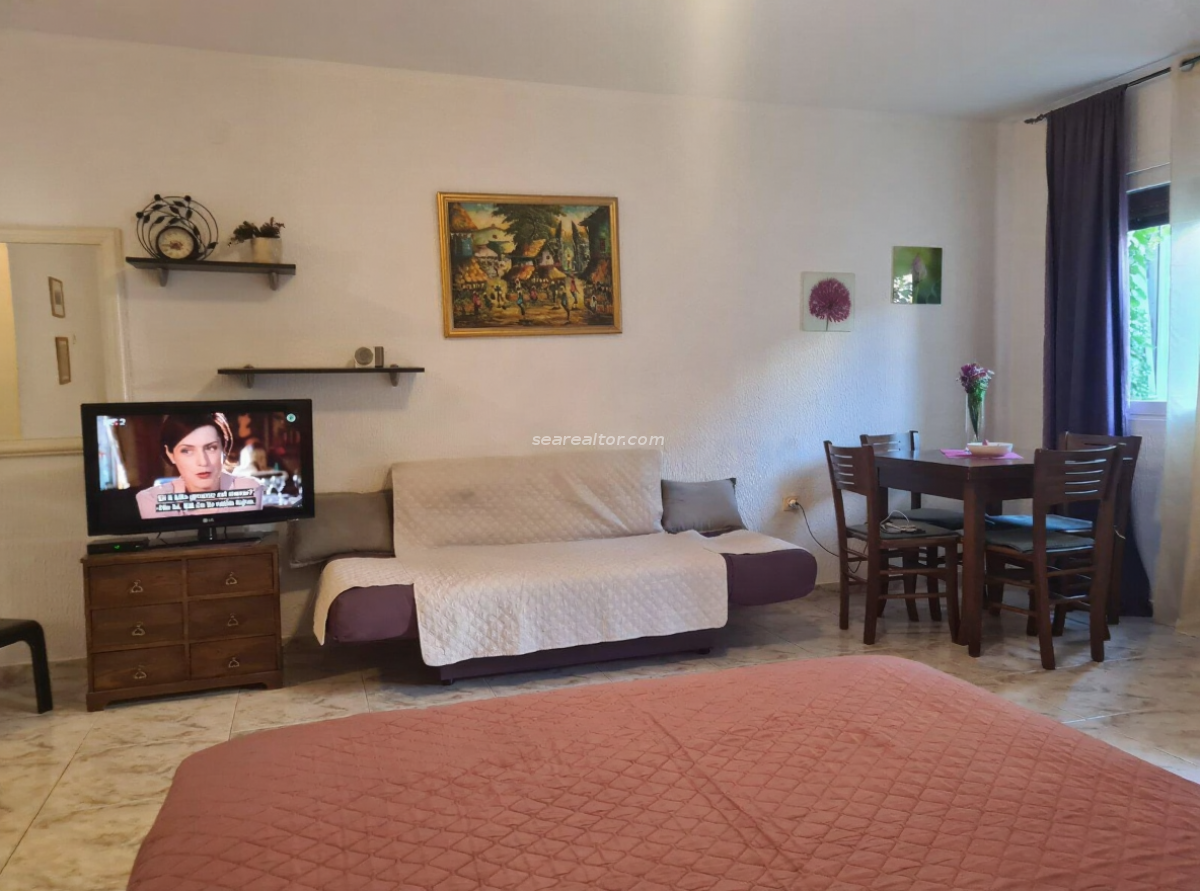 Furnished studio apartment 31m2 in the center of Budva 2