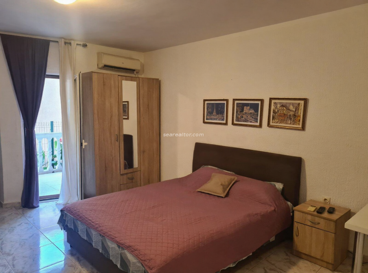 Furnished studio apartment 31m2 in the center of Budva 3
