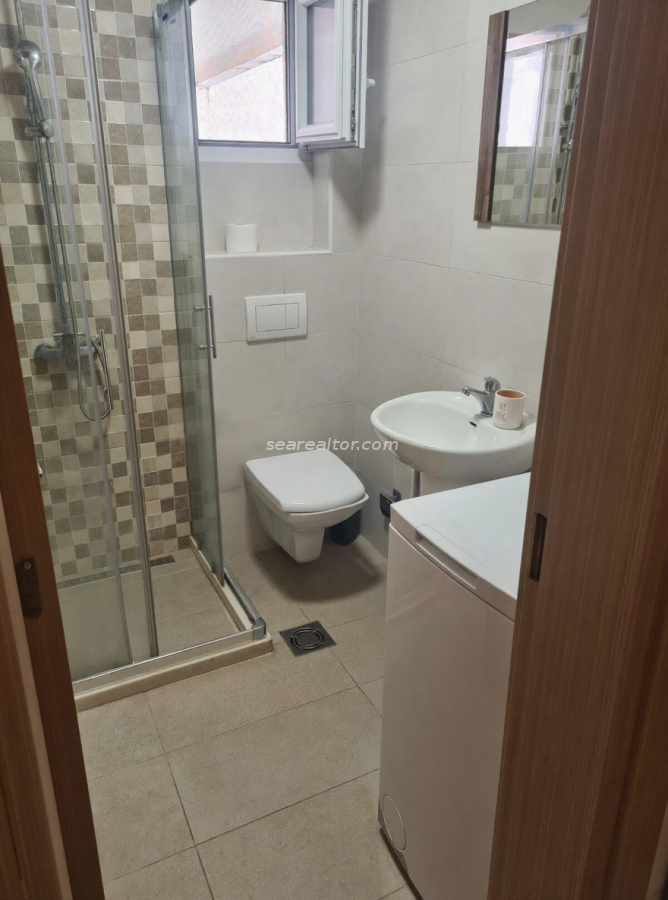 Furnished studio apartment 31m2 in the center of Budva 4
