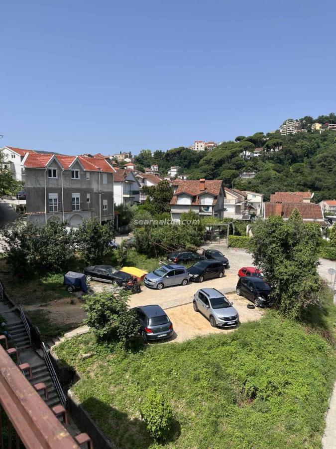 Two-bedroom apartment with 4 terraces in a quiet part of the city - Herceg Novi 13