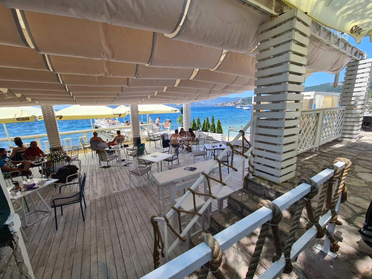 Hotel on the seashore with a swimming pool - Herceg Novi 4