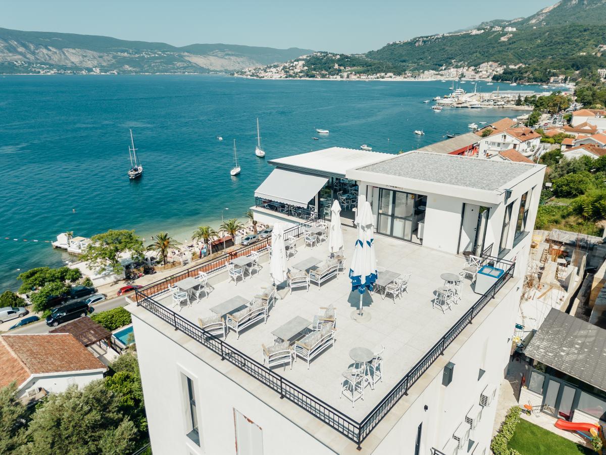 Hotel on the seashore with a swimming pool - Herceg Novi 6