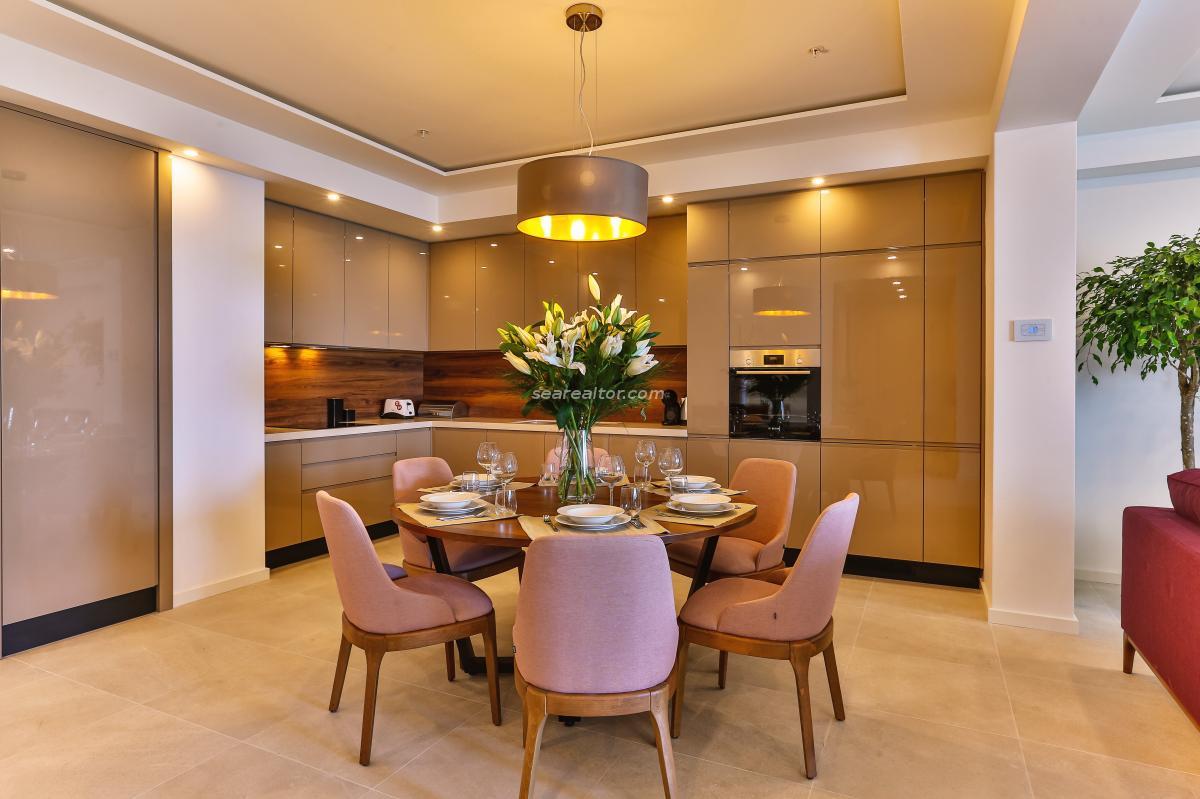 Two-bedroom apartment with a panoramic view of the sea in Rafailovići 11