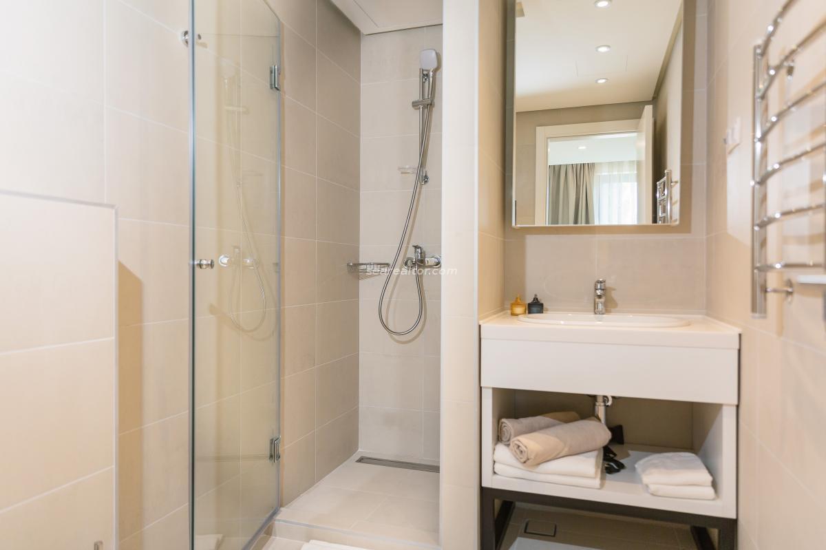 Two-bedroom apartment with a panoramic view of the sea in Rafailovići 20