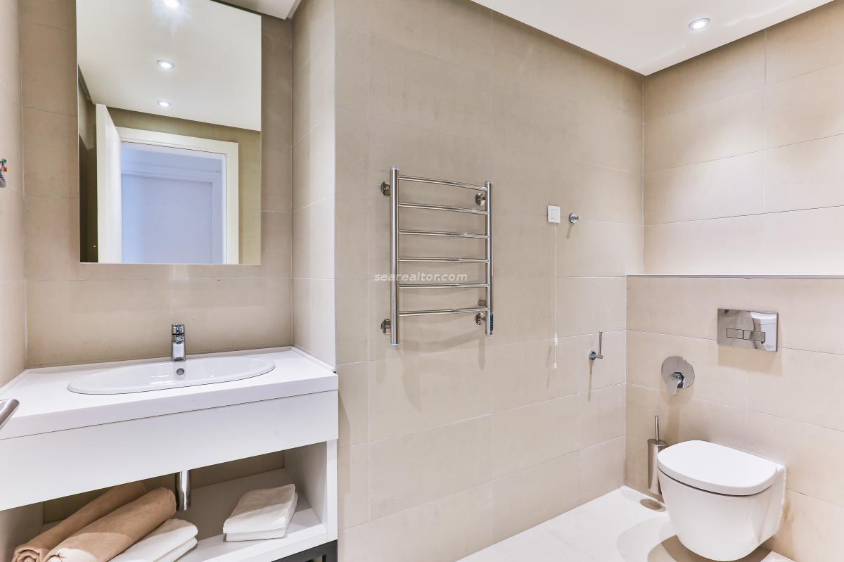 Two-bedroom apartment with a panoramic view of the sea in Rafailovići 23