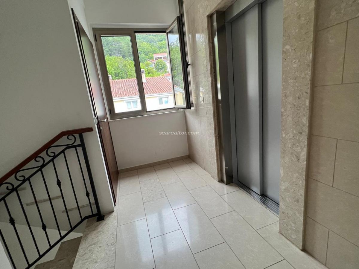 One-bedroom apartment with sea view for sale - Tivat 14