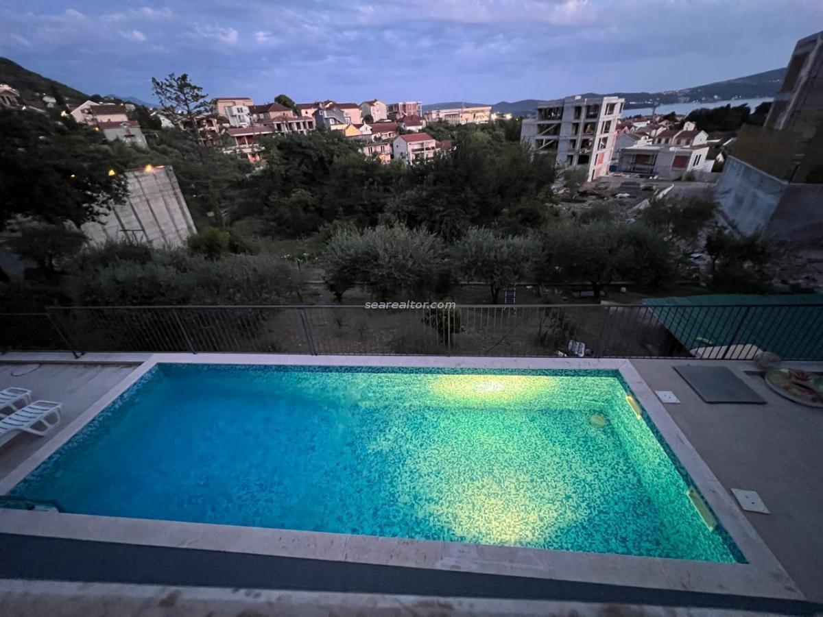 One-bedroom apartment with sea view for sale - Tivat 3