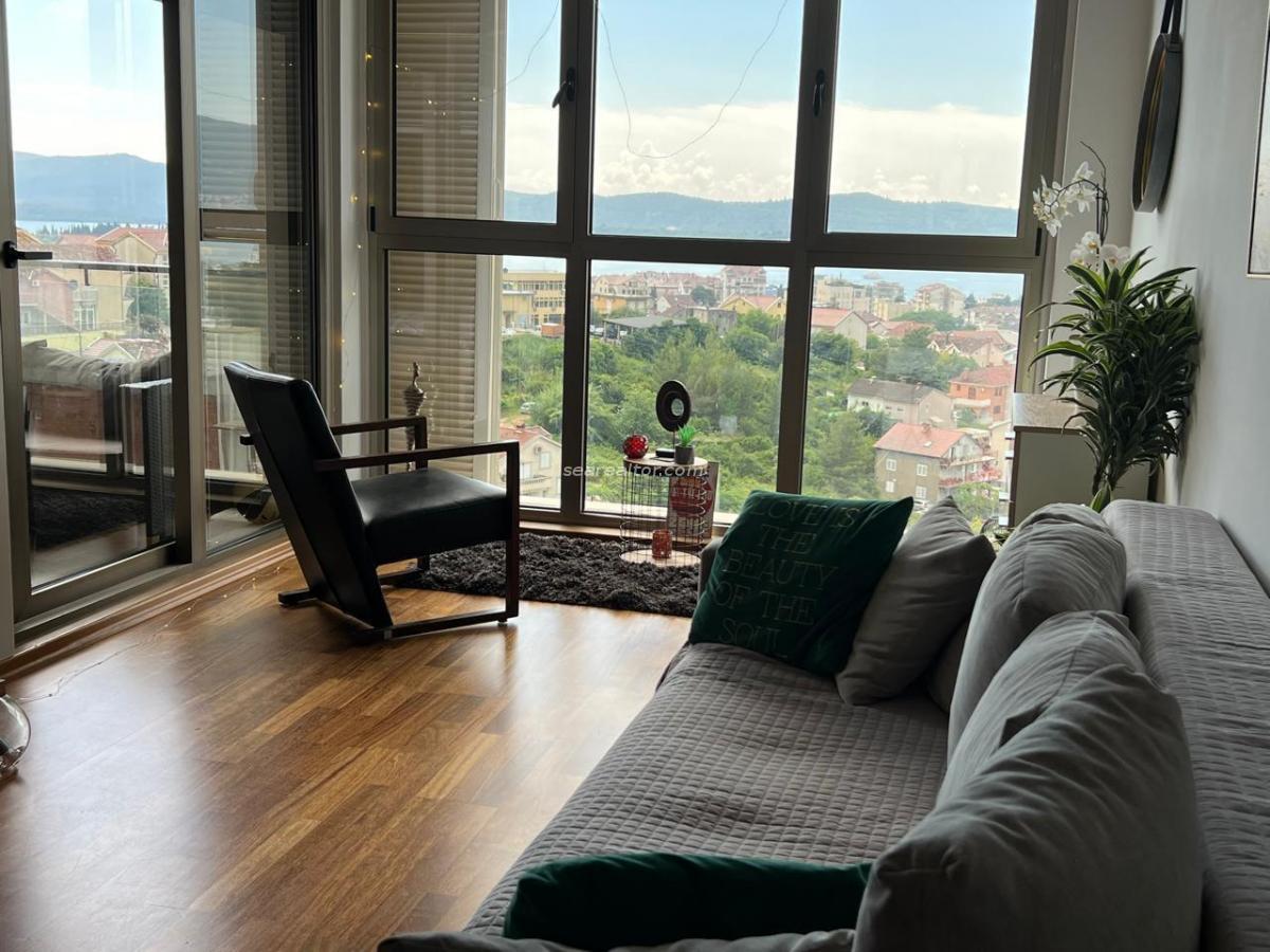 One-bedroom apartment with sea view for sale - Tivat 7