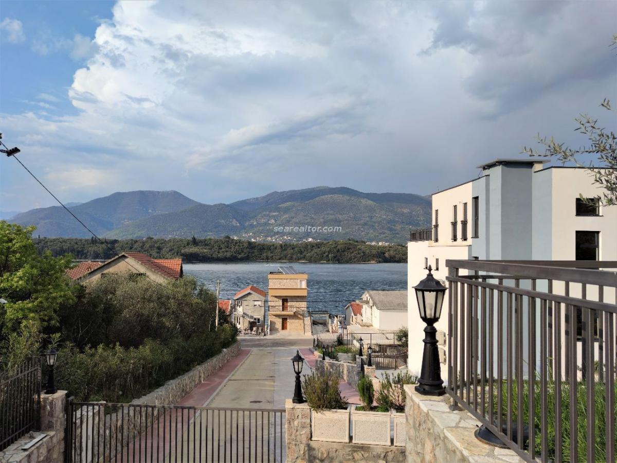 One bedroom apartment with pool in Đuraševići, Tivat 2