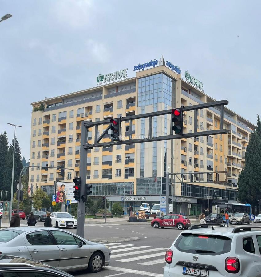 One bedroom apartment 58m2 for rent - Center Podgorica 9