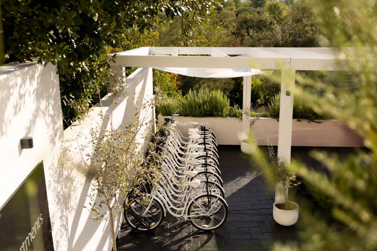 Two-bedroom apartment in a complex with a swimming pool and parking - Tivat 19