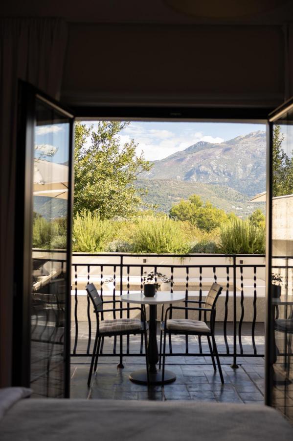 Two-bedroom apartment in a complex with a swimming pool and parking - Tivat 8