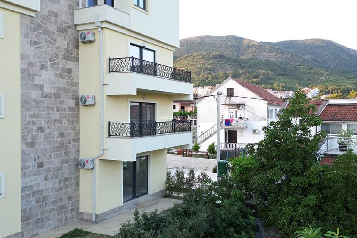Jednosoban stan u Tivtu, 49m²