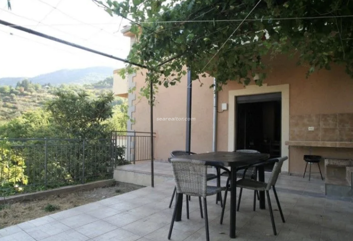3-Story House 210m² with 3 Apartments - Opatovo, Tivat 12