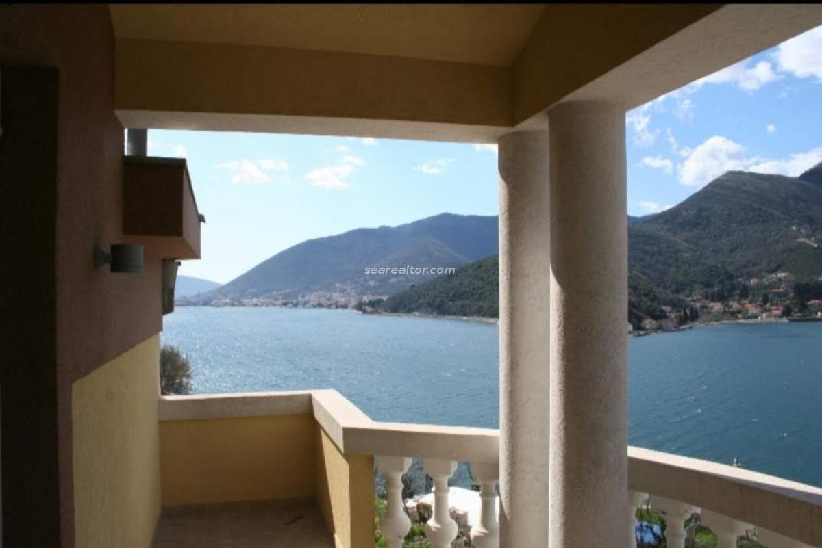 3-Story House 210m² with 3 Apartments - Opatovo, Tivat 8