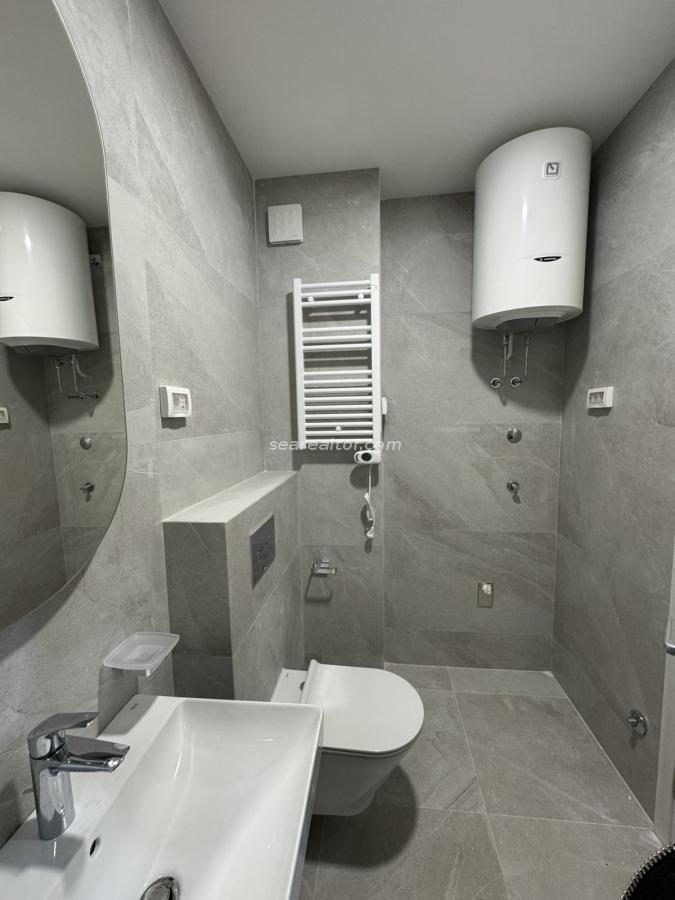 One-bedroom apartment for rent, 49m2, in Central Point - Podgorica 12