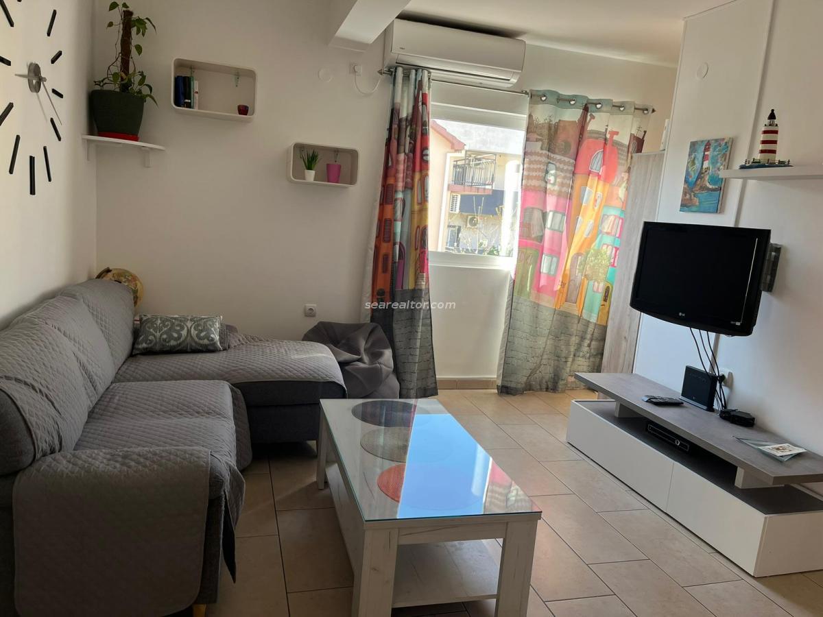 Two-room apartment 55m2 with terrace and private parking - Donja Lastva, Tivat