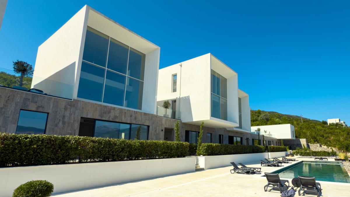 One bedroom apartment 157m2 with a spacious terrace and panoramic sea view - Krasici, Tivat