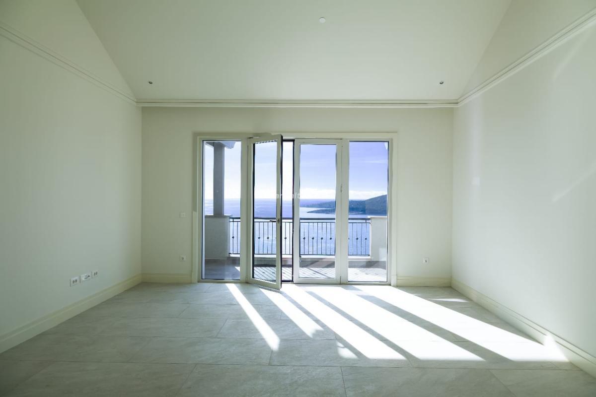 Jednosoban stan u Tivtu, 72m² — 4