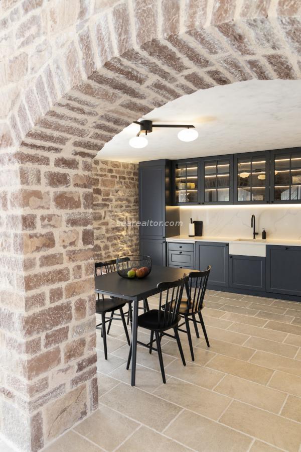 Kuća u Tivtu, 293m² — 18