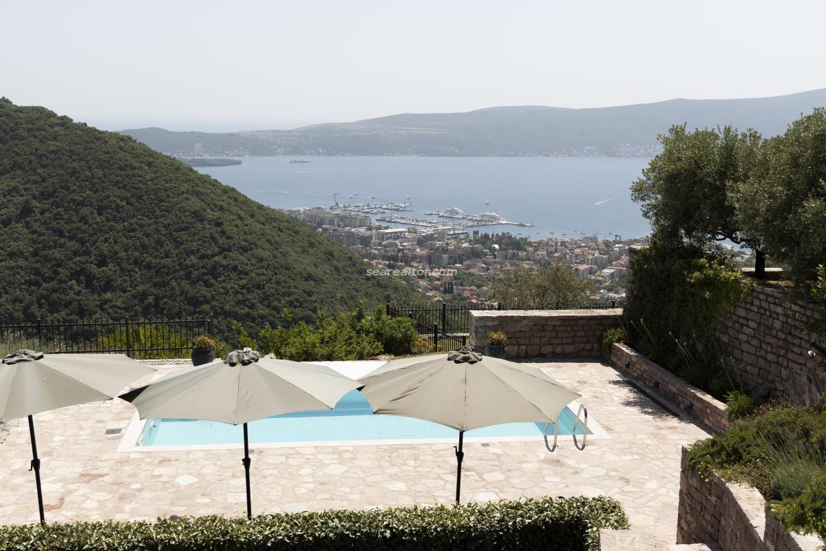 Kuća u Tivtu, 293m² — 21