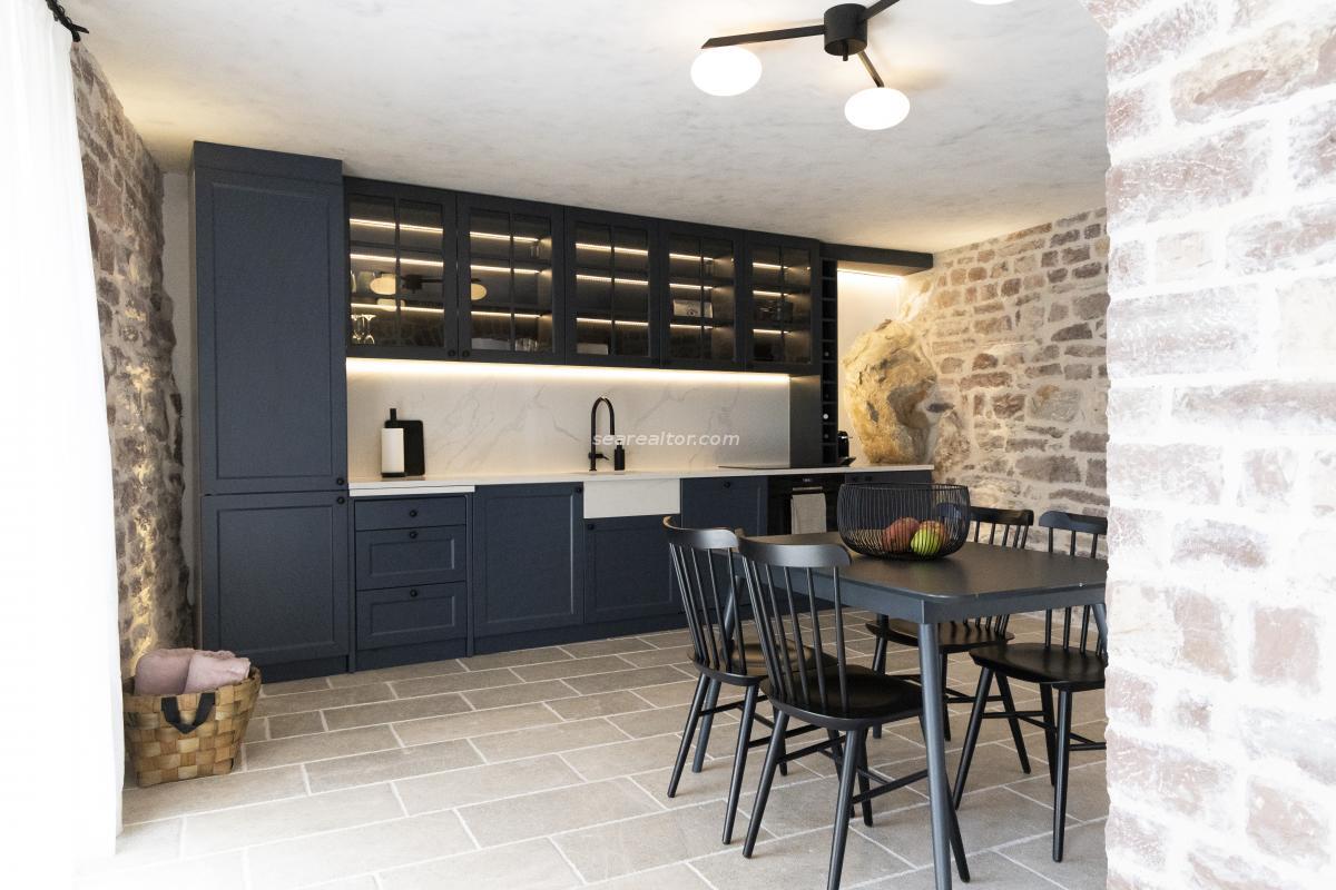 Kuća u Tivtu, 293m² — 22