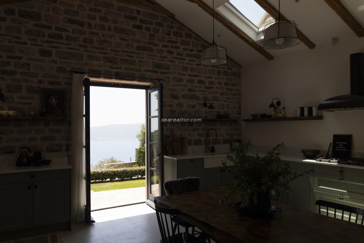 Kuća u Tivtu, 293m² — 33