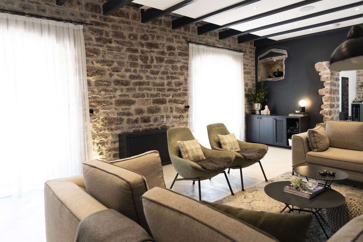 Kuća u Tivtu, 293m² — 37