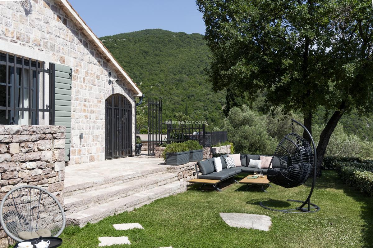 Kuća u Tivtu, 293m² — 9