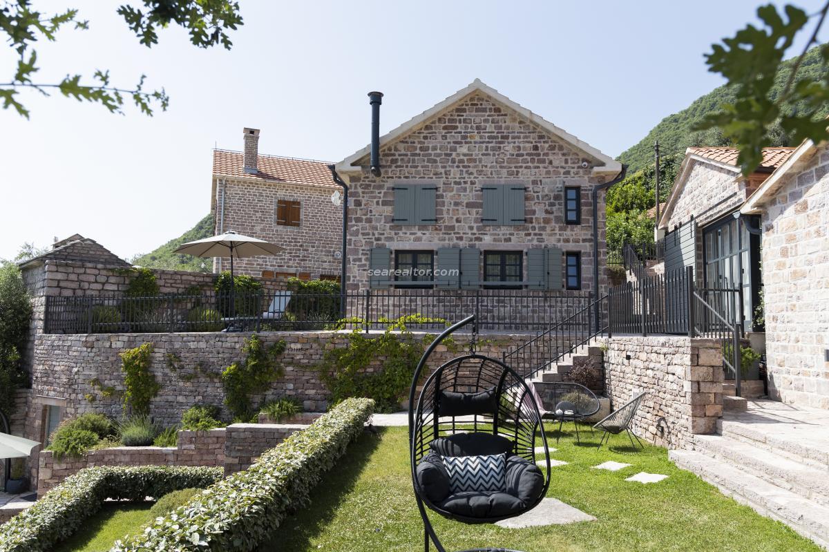 Kuća u Tivtu, 293m² — 10