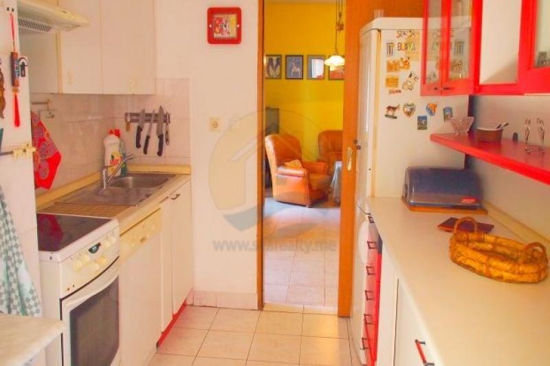 Dvosoban stan u Herceg Novom, 75m² 8