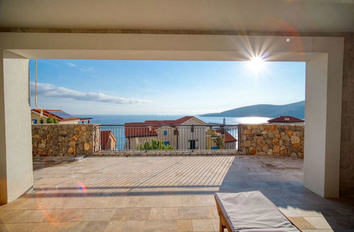 Dvosoban stan u Tivtu, 80m²