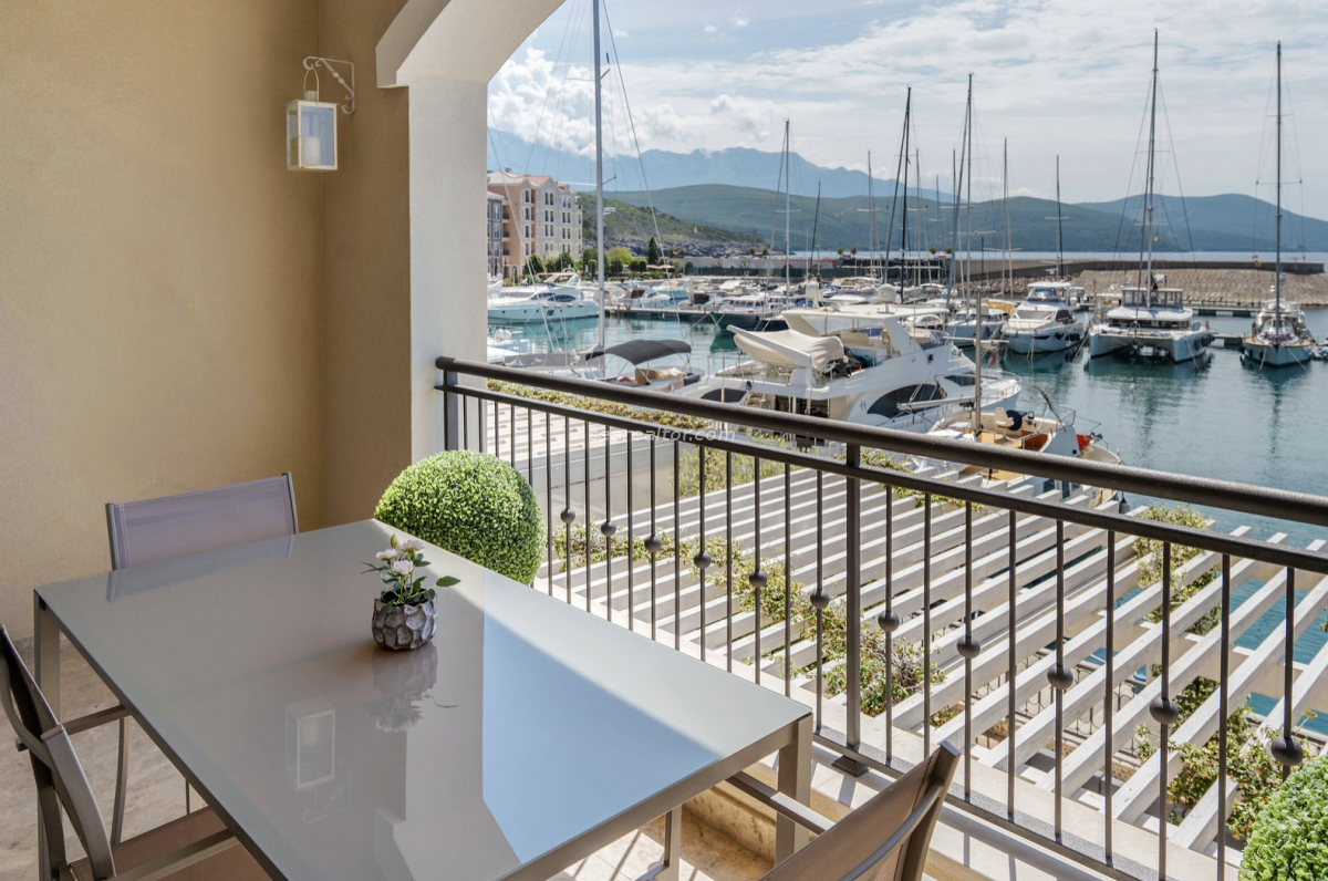 Garsonjera u Tivtu, 46m² 2