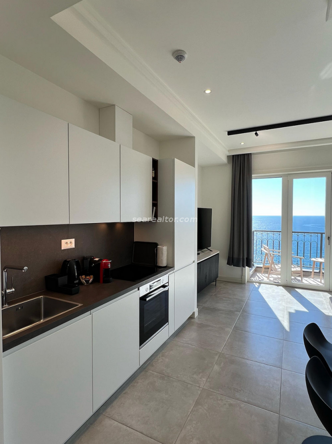 Garsonjera u Tivtu, 42m² — 9